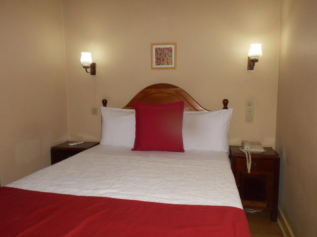 Hotel Larbelo Coimbra Room photo